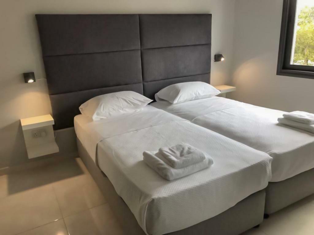 Mare Monte Seaview Boutique Apartment Paphos Exterior foto